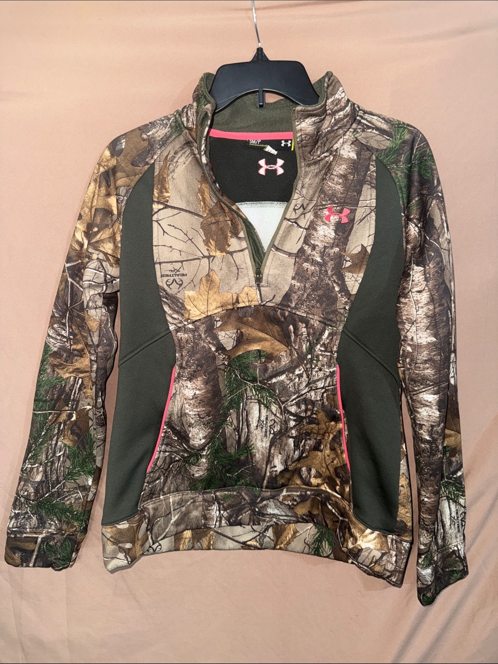 NWOT Women’s Small Under Armour Women’s Camo Quarter-Zip Pullover